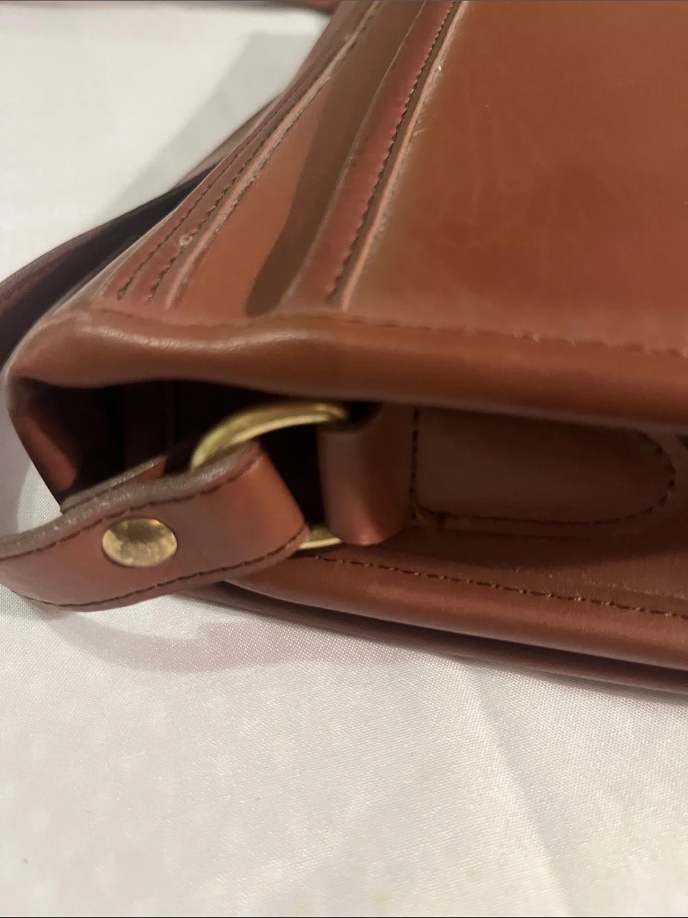 Vintage Coach Brown Leather Crossbody with Gold Turn-Lock 9790/ Classic 1980/